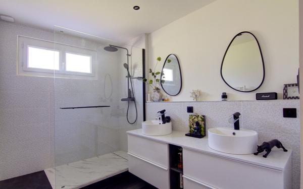 Maison à vendre    5 pièces • 135 m2 Cellieu