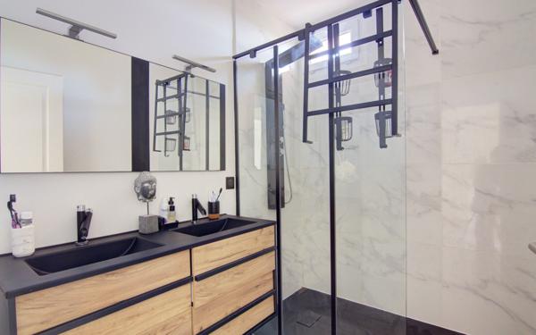 Maison à vendre    5 pièces • 135 m2 Cellieu