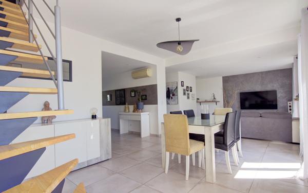 Maison à vendre    5 pièces • 135 m2 Cellieu