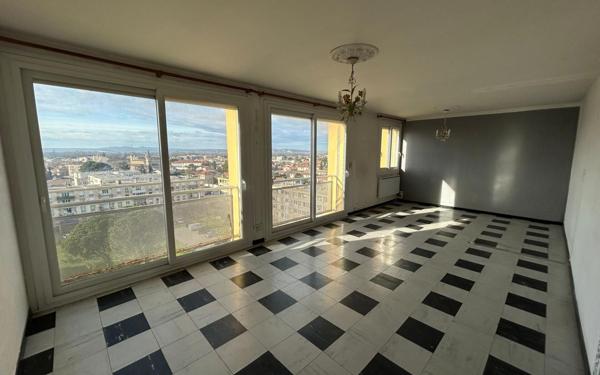 Appartement à vendre    4 pièces • 84 377 m2 Le Pontet