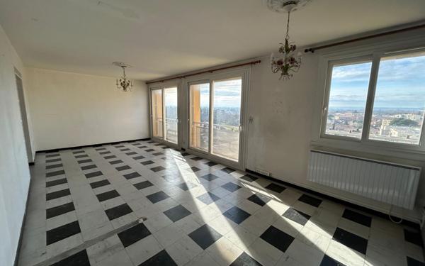 Appartement à vendre    4 pièces • 84 377 m2 Le Pontet