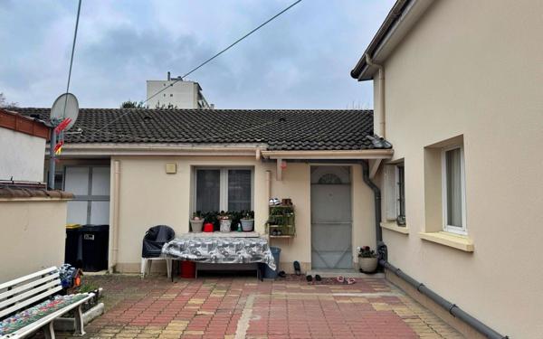 Immeuble à vendre    11 pièces • 188,90 m2 Épinay-sur-Seine