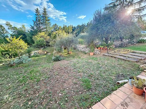 Villa Saint Cezaire Sur Siagne 3 pièces 125 m2 et terrain de 2500 m2