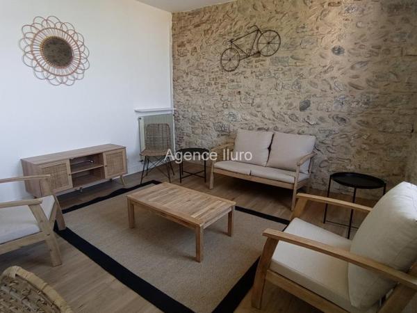 Location meublée - Appartement - Oloron-sainte-marie - Réf.:202260 OLORON SAINTE MARIE - Quartier Sainte Marie F2 meublé de 51 m² habitables