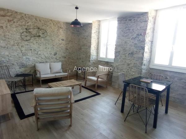 Location meublée - Appartement - Oloron-sainte-marie - Réf.:202260 OLORON SAINTE MARIE - Quartier Sainte Marie F2 meublé de 51 m² habitables