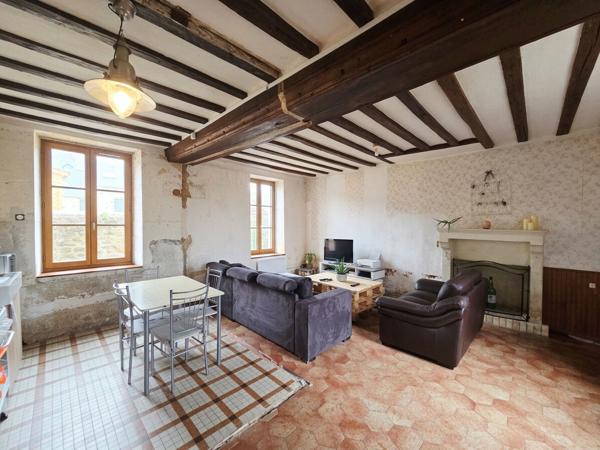 Maison atypique à rénover - Ancienne école - 180 m² potentiel - Vernie (25 min du Mans)