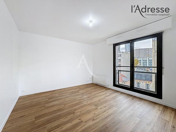 Studio Puteaux/Rue de la République 23.43 m2 Cave + Parking