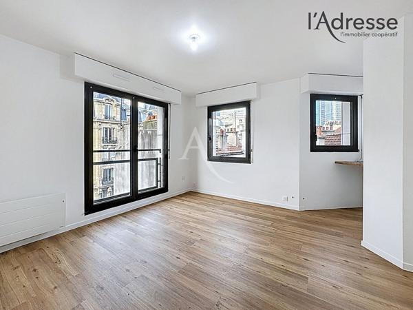 Studio Puteaux/Rue de la République 23.43 m2 Cave + Parking