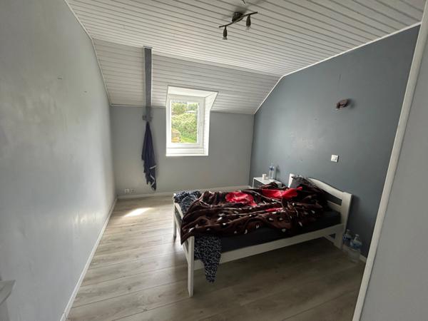 CHARMANTE LONGERE 200 m² BOURG DE GRAND-CHAMP (56)