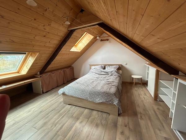 CHARMANTE LONGERE 200 m² BOURG DE GRAND-CHAMP (56)