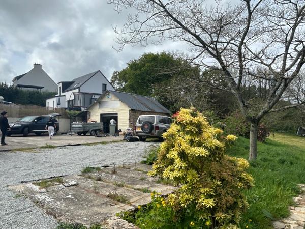 CHARMANTE LONGERE 200 m² BOURG DE GRAND-CHAMP (56)