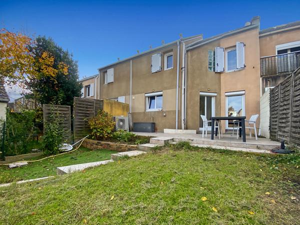 ? Rare et en exclusivité ? Maison familiale avec beaux volumes (108 m²)