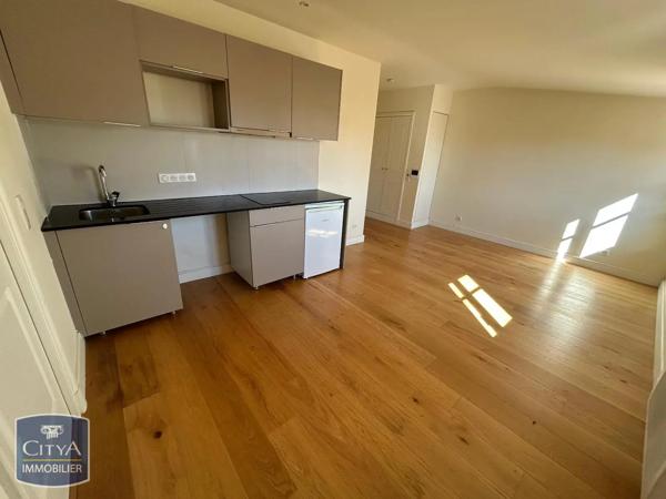 Appartement à louer 1 pièce 28m² Toulon (83000)