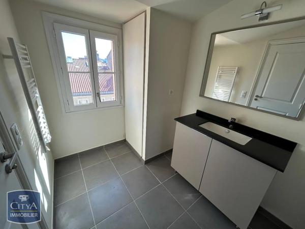 Appartement à louer 1 pièce 28m² Toulon (83000)