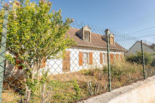 LIEUX UNIQUES ® PROPRIÉTÉS PRIVÉES -  PROPOSE ANCIEN COUVENT DE 173 M² SUR UN TERRAIN DE 1.600 M² - AZÉ - GARE TGV VENDÔME