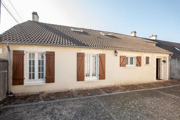 LIEUX UNIQUES ® PROPRIÉTÉS PRIVÉES -  PROPOSE ANCIEN COUVENT DE 173 M² SUR UN TERRAIN DE 1.600 M² - AZÉ - GARE TGV VENDÔME