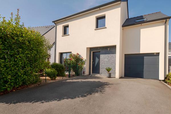 Maison à vendre à Châteaugiron 92 m² /4 chambres/DPE A/garage et jardin
