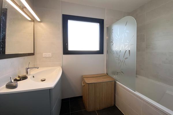 Maison à vendre à Châteaugiron 92 m² /4 chambres/DPE A/garage et jardin