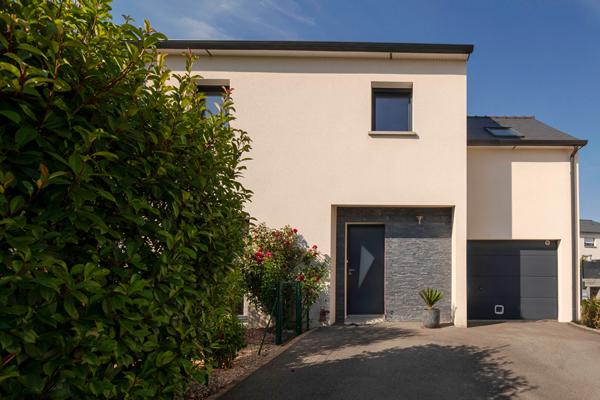Maison à vendre à Châteaugiron 92 m² /4 chambres/DPE A/garage et jardin