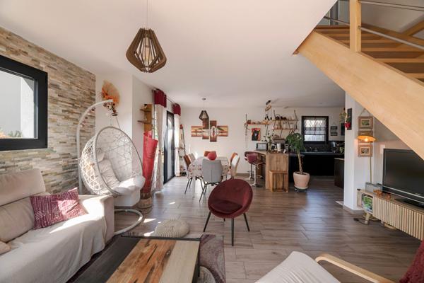 Maison à vendre à Châteaugiron 92 m² /4 chambres/DPE A/garage et jardin