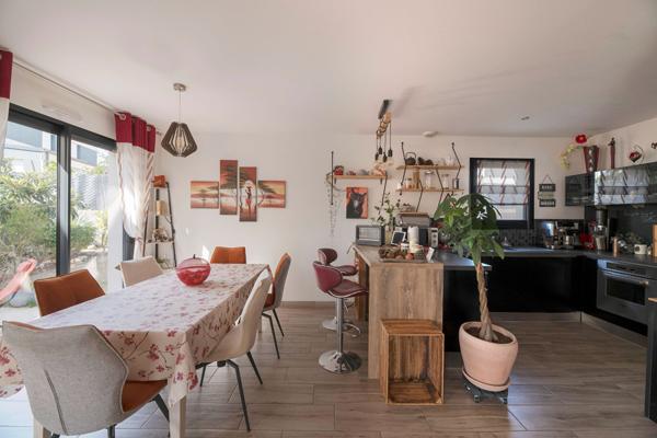 Maison à vendre à Châteaugiron 92 m² /4 chambres/DPE A/garage et jardin