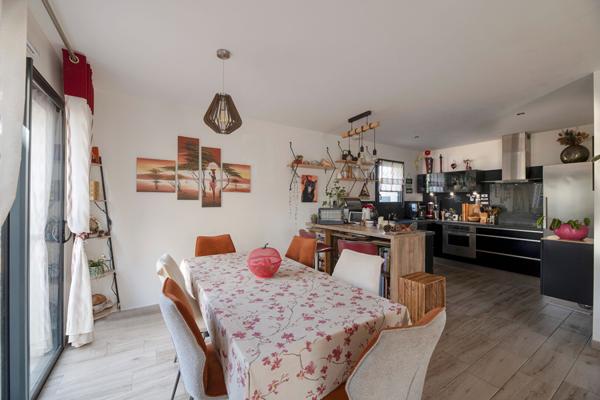 Maison à vendre à Châteaugiron 92 m² /4 chambres/DPE A/garage et jardin