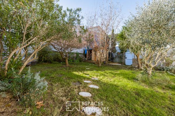 Lumineuse et élégante maison, véritable invitation à la douceur