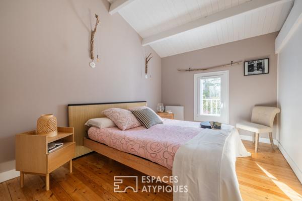 Lumineuse et élégante maison, véritable invitation à la douceur