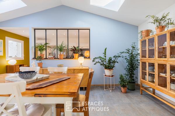 Lumineuse et élégante maison, véritable invitation à la douceur