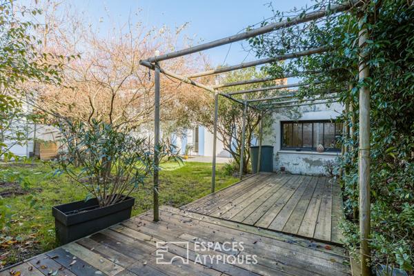 Lumineuse et élégante maison, véritable invitation à la douceur