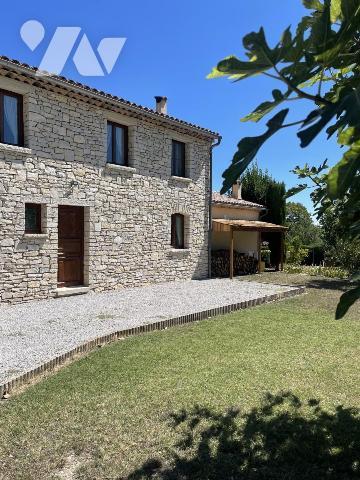 Magnifique maison en pierre à Banon