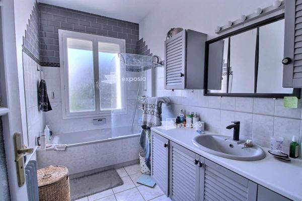 Immeuble de rapport Niort 2 lots T2 42 m2 et T4 115m2