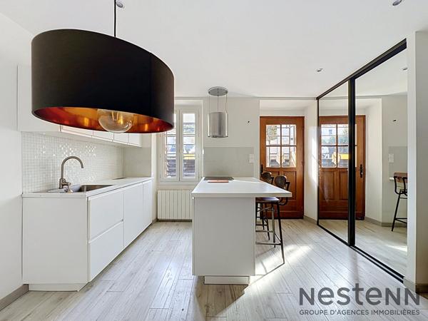 Maison de ville rénovée avec goût à Cadolive
