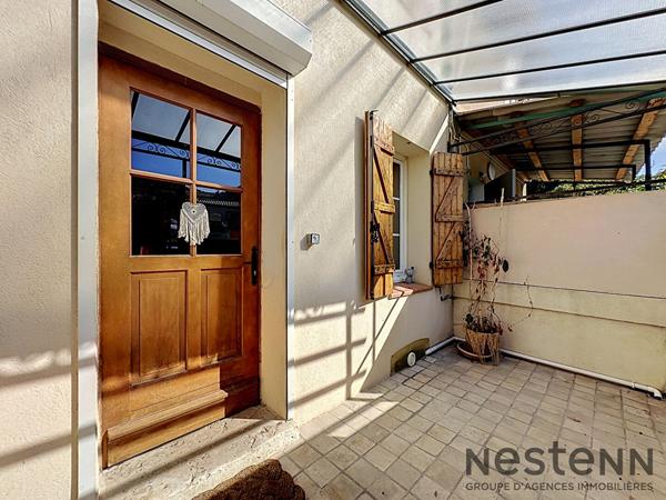 Maison de ville rénovée avec goût à Cadolive