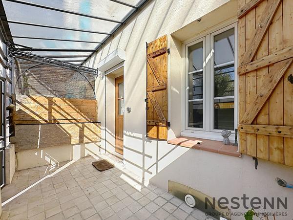 Maison de ville rénovée avec goût à Cadolive