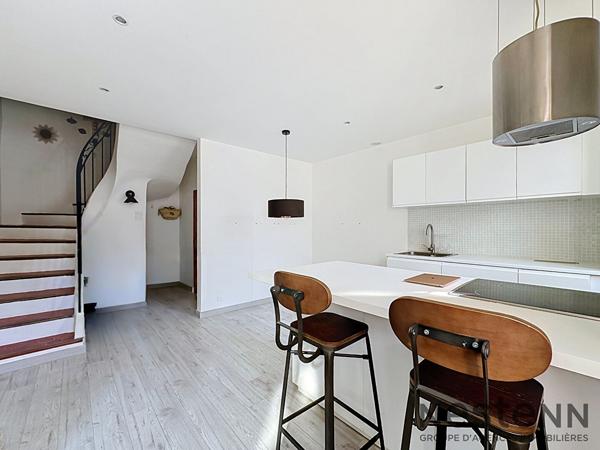 Maison de ville rénovée avec goût à Cadolive