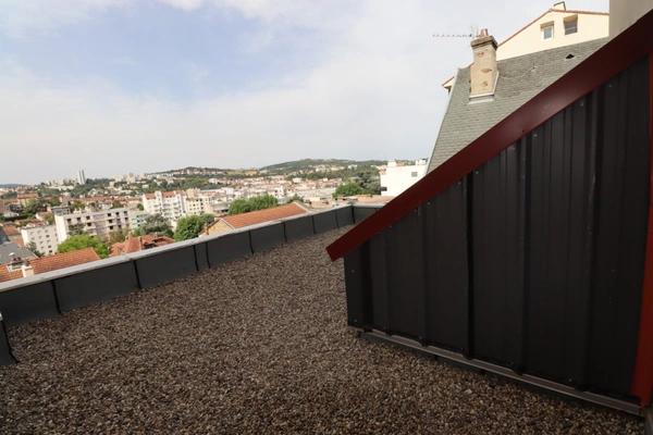 Élégante maison de ville avec toit-terrasse, véranda et jardin – Secteur privilégié de Villeboeuf