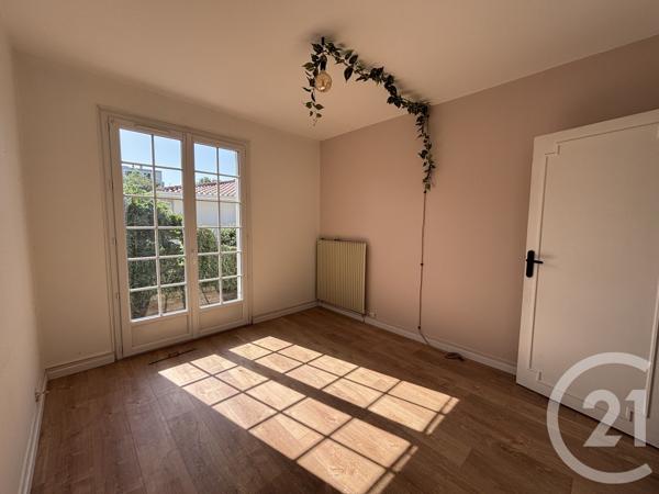 Maison à vendre  5 pièces - 142 m 2   EYSINES  - 33