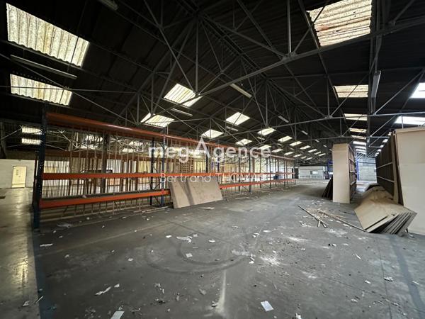 Local Commercial à BRUZ, 35170 - 1 pièce 850m²