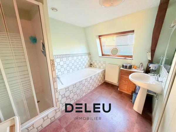 PROCHE CROIX, à Wasquehal, maison familiale de 282m², maison de caractère aux beaux volumes