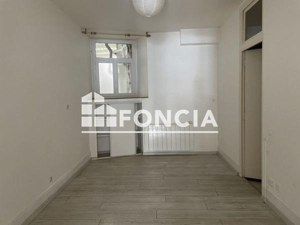 Location Appartement 2 pièces 46.45 m² - 4 PLACE DU MARTRAY Quintin 22800