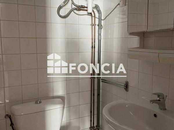 Location Appartement 2 pièces 46.45 m² - 4 PLACE DU MARTRAY Quintin 22800