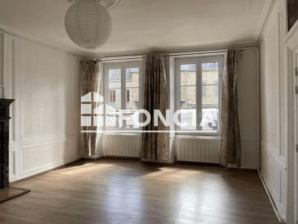 Location Appartement 2 pièces 46.45 m² - 4 PLACE DU MARTRAY Quintin 22800