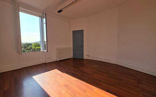 Appartement à vendre    4 pièces • 114 m2 Montélimar
