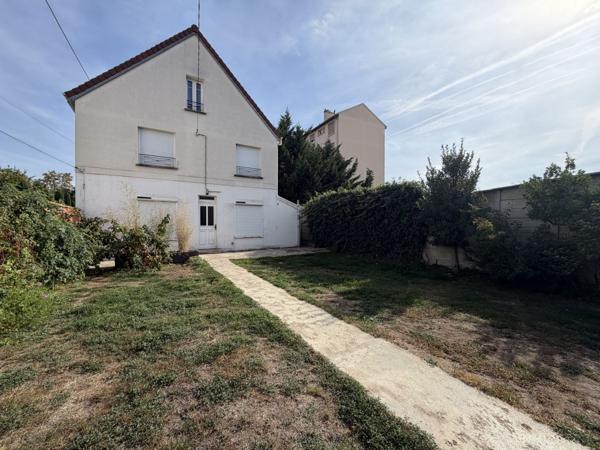 Maison 7 pièces 110 m2 avec jardin 5 min gare de Sartrouvi Loyer 1 900 €/mois **  - Référence  288