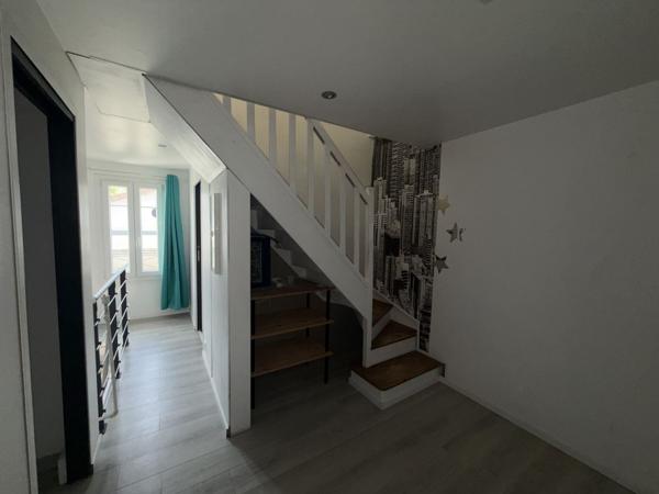 Maison 7 pièces 110 m2 avec jardin 5 min gare de Sartrouvi Loyer 1 900 €/mois **  - Référence  288