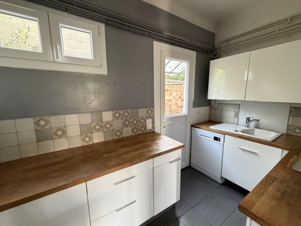 Maison 7 pièces 110 m2 avec jardin 5 min gare de Sartrouvi Loyer 1 900 €/mois **  - Référence  288