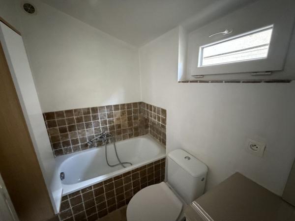 Maison 7 pièces 110 m2 avec jardin 5 min gare de Sartrouvi Loyer 1 900 €/mois **  - Référence  288