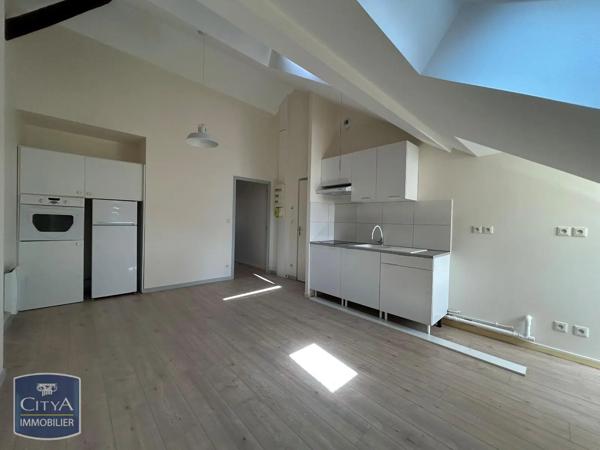 Appartement à louer 2 pièces 37.7m² Blois (41000)
