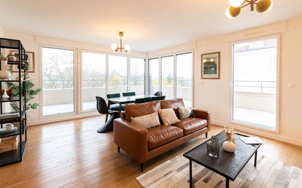 Appartement à vendre    5 pièces • 121,83 m2 Saint-Maur-des-Fossés